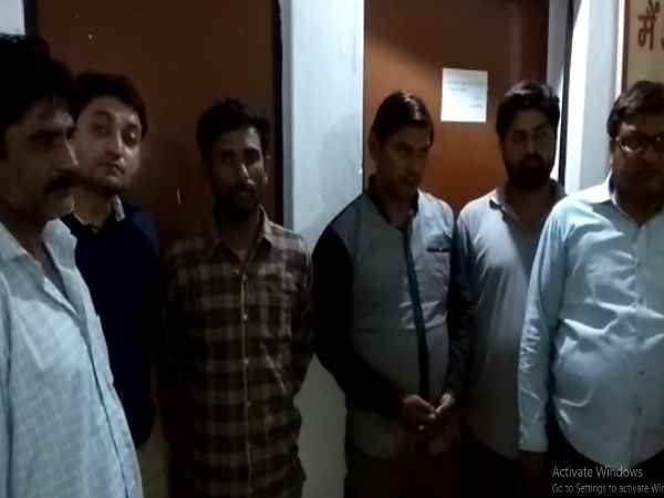 police bust cricket betting seven people from ladies sp leader in IPL police bust cricket betting seven people from ladies sp leader in IPL