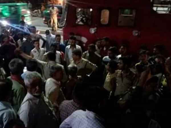 People leave home with leakage of ammonia gas People leave home with leakage of ammonia gas