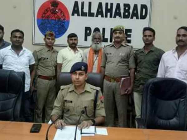 बेटियों की शादी कर बना था साधू