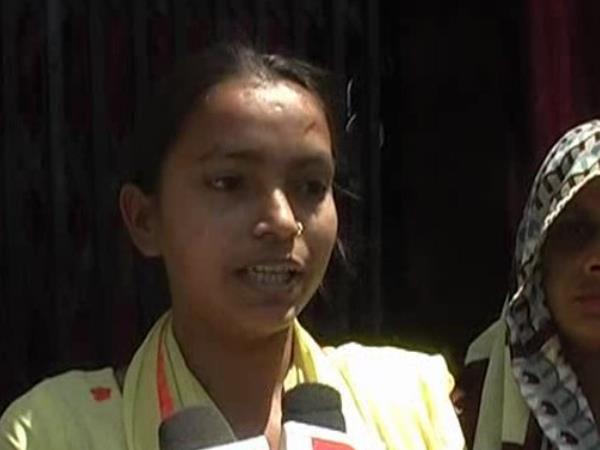 Dalits daughter told Smriti Irani big problem in Amethi Dalits daughter told Smriti Irani big problem in Amethi