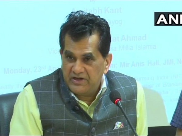 नीति आयोग के सीईओ अमिताभ कांत ने दी सफाई