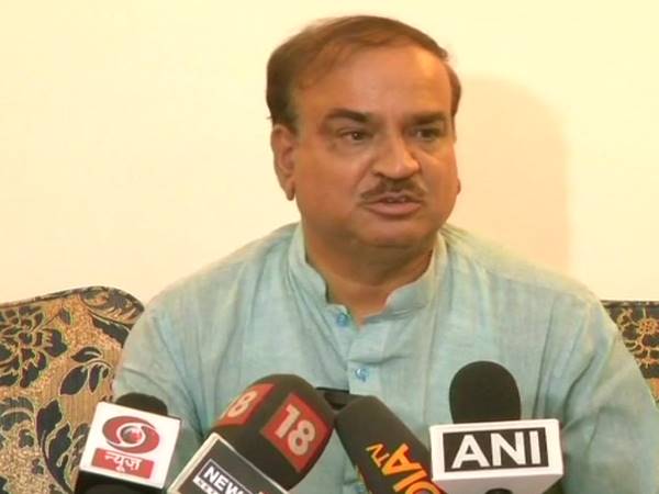 भाजपा- NDA के MP नहीं लेंगे 23 दिनों के भत्ते और तनख्वाह: अनंत कुमार भाजपा- NDA के MP नहीं लेंगे 23 दिनों के भत्ते और तनख्वाह: अनंत कुमार