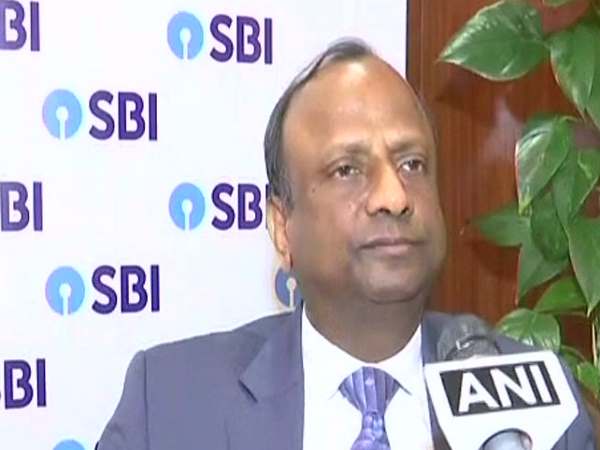 SBI चेयरमैन रजनीश कुमार ने कहा- नकदी संकट का नोटबंदी से कोई संकट नहीं, यह अस्थायी समस्या SBI चेयरमैन रजनीश कुमार ने कहा- नकदी संकट का नोटबंदी से कोई संकट नहीं, यह अस्थायी समस्या