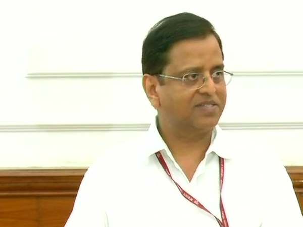 कैश के संकट पर आर्थिक मामलों के विभाग के सचिव ने कहा- एक महीने में 70,000-75,000 करोड़ होगी कैश के संकट पर आर्थिक मामलों के विभाग के सचिव ने कहा- एक महीने में 70,000-75,000 करोड़ होगी
