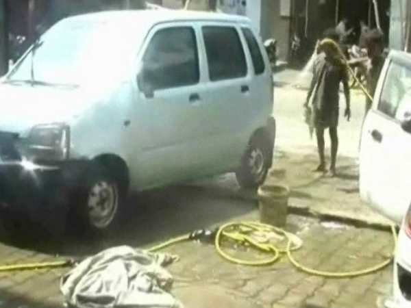 Automobile engineer invented a machine which clean water mixed with oil Automobile engineer invented a machine which clean water mixed with oil