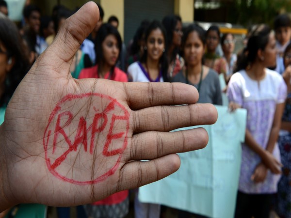 4 महीने से कर रहा है रेप