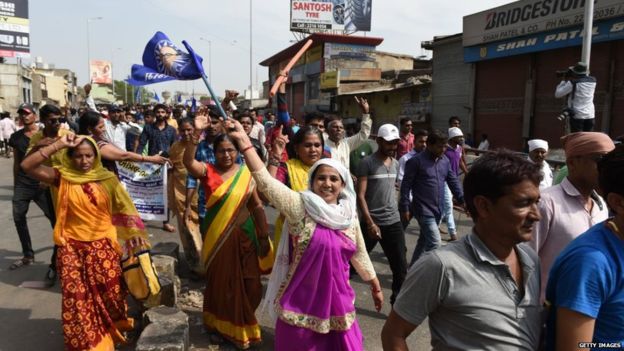 नज़रिया: दलित आंदोलन पर सरकार की 4 बड़ी ग़लतियां नज़रिया: दलित आंदोलन पर सरकार की 4 बड़ी ग़लतियां