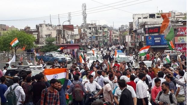 नज़रिया: कठुआ रेप केस पर हुई सियासत से किसको नफ़ा किसको नुक़सान नज़रिया: कठुआ रेप केस पर हुई सियासत से किसको नफ़ा किसको नुक़सान