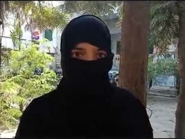 वापस आई और सबक सिखाने के लिए बनाया VIDEO