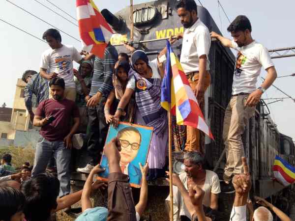 रेलवे स्टेशन में हंगामा