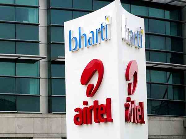 Jio Effect: Bharti Airtel posts lowest quarterly profit in 15 years Jio Effect: Bharti Airtel posts lowest quarterly profit in 15 years