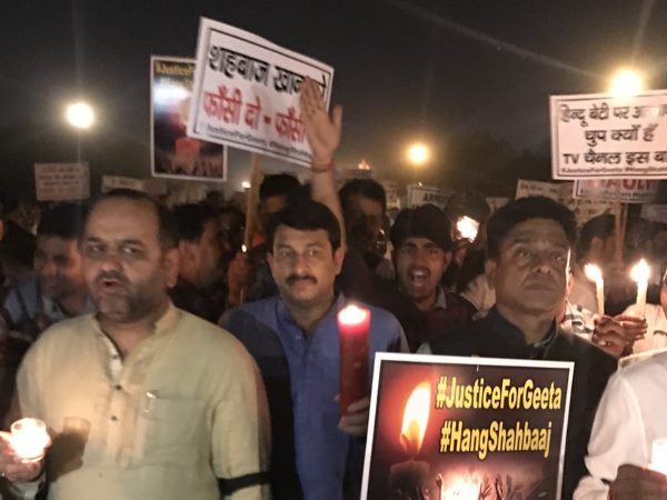 रेप के खिलाफ भाजपा के कैंडल मार्च पर अरविंद केजरीवाल का तंज, गिरफ्तारी क्यों नहीं करते? रेप के खिलाफ भाजपा के कैंडल मार्च पर अरविंद केजरीवाल का तंज, गिरफ्तारी क्यों नहीं करते?