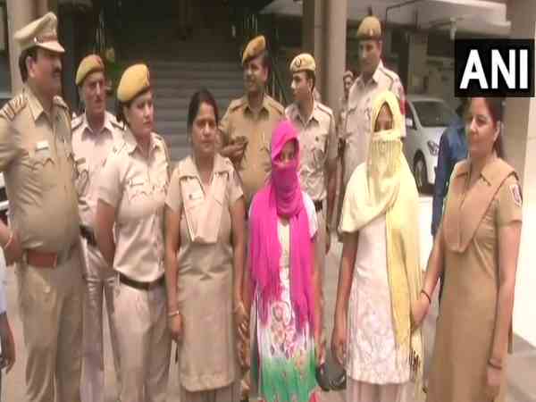 शादी के 4 साल नहीं बनी मां तो महिला बन गई बच्चा चोर, पुलिस ने किया गिरफ्तार शादी के 4 साल नहीं बनी मां तो महिला बन गई बच्चा चोर, पुलिस ने किया गिरफ्तार
