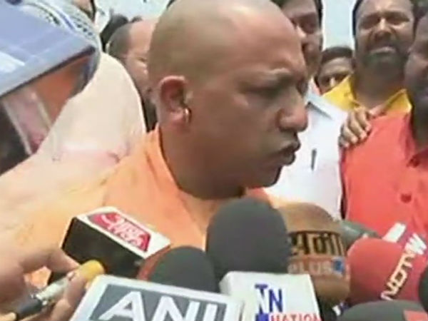 कुशीनगर हादसे के लिए सीएम योगी ने इसे ठहराया जिम्मेदार कुशीनगर हादसे के लिए सीएम योगी ने इसे ठहराया जिम्मेदार