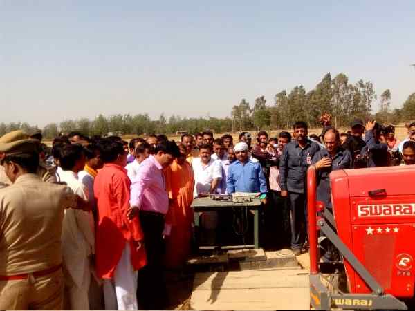 CM Yogi in Sahajahanpur inspected mandi samiti CM Yogi in Sahajahanpur inspected mandi samiti