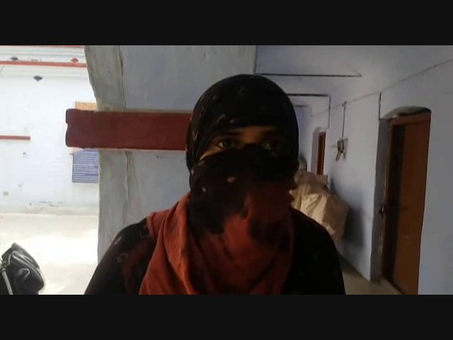 यूपी: कन्नौज में महिला से गैंगरेप का भयावह VIDEO वायरल, परिवार ने दी खुदकुशी की धमकी यूपी: कन्नौज में महिला से गैंगरेप का भयावह VIDEO वायरल, परिवार ने दी खुदकुशी की धमकी