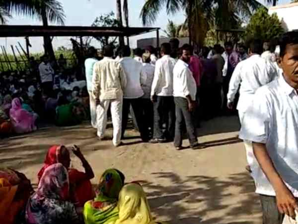 A farmer in suicide note said ministers of Maharashtra responsible for death A farmer in suicide note said ministers of Maharashtra responsible for death