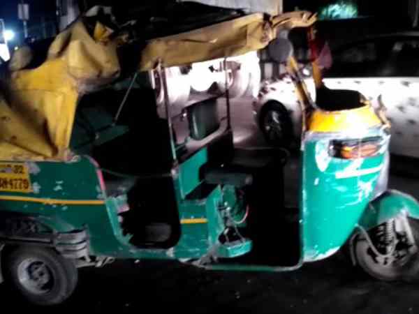 Fire in running truck on Ring Road of Lucknow Fire in running truck on Ring Road of Lucknow