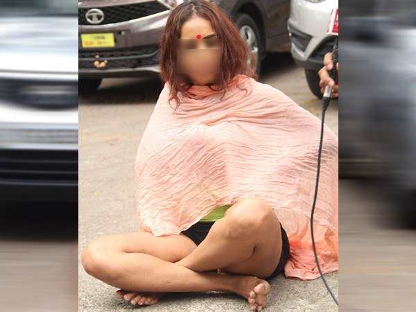 तेलुगु एक्ट्रेस ने कपड़े उतारकर किया था प्रदर्शन