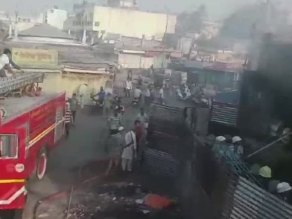 औरंगाबाद के अस्पताल में लगी आग, मरीजों को निकाला गया औरंगाबाद के अस्पताल में लगी आग, मरीजों को निकाला गया