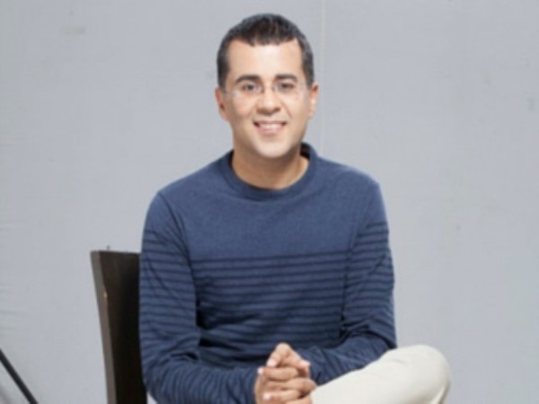 chetan bhagat tweets for joining congress party plan april fool day chetan bhagat tweets for joining congress party plan april fool day