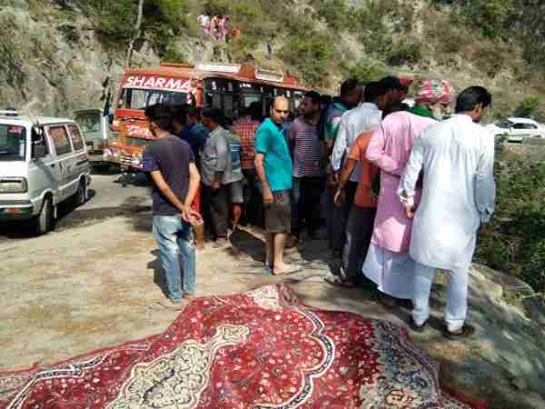 Six devotee killed in accident in Himachal Pradesh Six devotee killed in accident in Himachal Pradesh