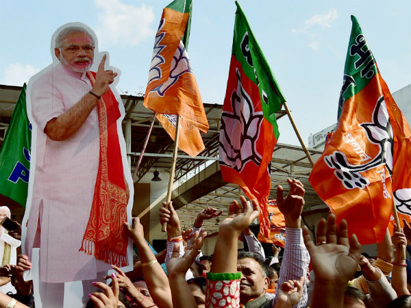 सरकार के कामकाज को गिनाएंगे