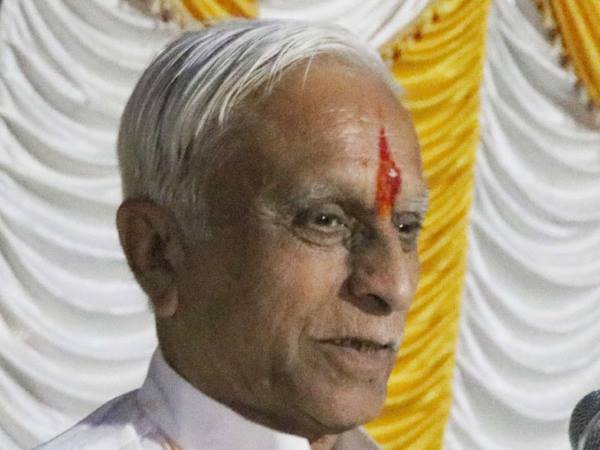 'हर वर्ग के लोग आत्महत्या कर रहे हैं'