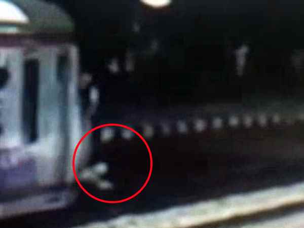 Arrested woman pushing passenger in front of Mumbai local Arrested woman pushing passenger in front of Mumbai local