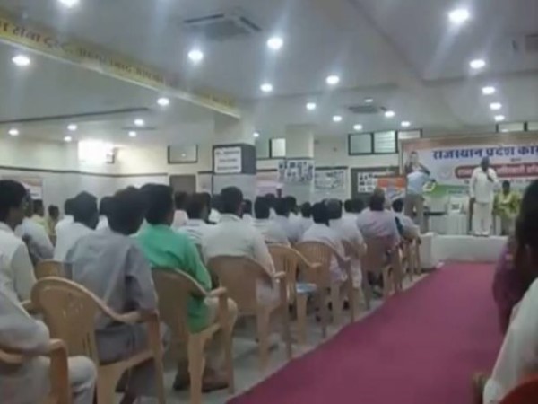 union ministe giriraj singh shares video congress workers sitting on national anthem union ministe giriraj singh shares video congress workers sitting on national anthem
