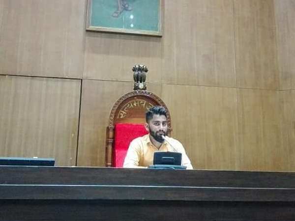 राहुल का फोटो जब सोशल मीडिया पर वायरल हो गया