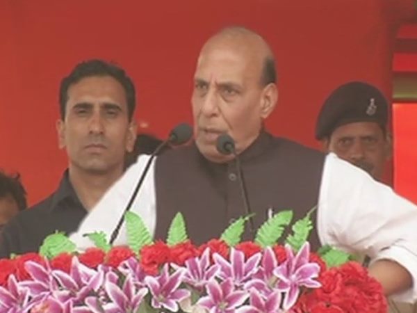 गृहमंत्री राजनाथ सिंह ने कहा, देश तोड़ना चाहता है पाकिस्तान गृहमंत्री राजनाथ सिंह ने कहा, देश तोड़ना चाहता है पाकिस्तान