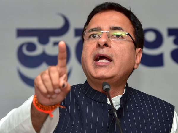 महाभियोग प्रस्ताव पर कांग्रेस ने कहा, उपराष्ट्रपति प्रस्ताव तय नहीं कर सकते हैं महाभियोग प्रस्ताव पर कांग्रेस ने कहा, उपराष्ट्रपति प्रस्ताव तय नहीं कर सकते हैं