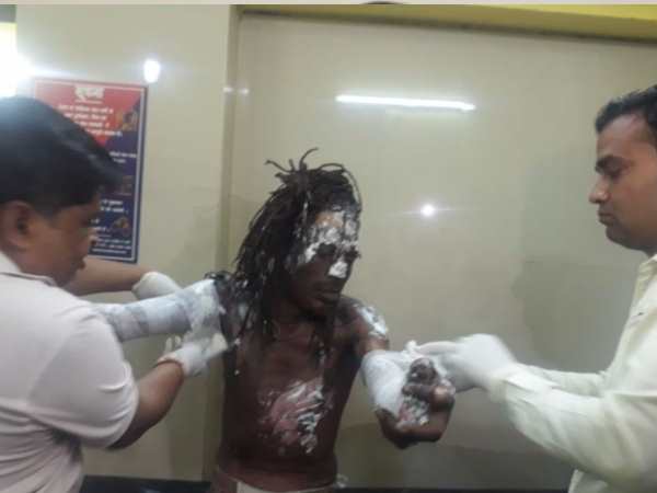 A saint self immolated in Ram Janmbhoomi police station A saint self immolated in Ram Janmbhoomi police station