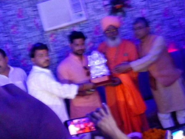 सपा प्रवक्ता ने बताया ढोंगी बाबा