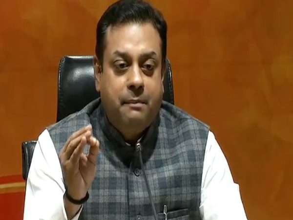 राहुल गांधी पर हमलावर भाजपा, संबित पात्रा ने कहा- जो बिना मोबाइल देखे बोल नहीं सकता, वो 15 मिनट क्या बोलेगा? राहुल गांधी पर हमलावर भाजपा, संबित पात्रा ने कहा- जो बिना मोबाइल देखे बोल नहीं सकता, वो 15 मिनट क्या बोलेगा?