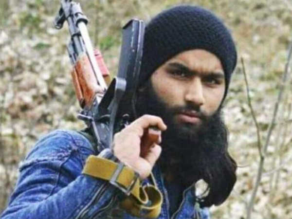 पत्थरबाजी करते-करते बना आतंकवादी