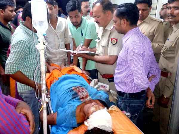 Husband attacked his wife with hammer in Shahjahanpur Husband attacked his wife with hammer in Shahjahanpur