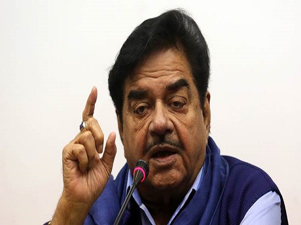 shatrughan sinha trolled over his tweet featuring tejasvi yadav as arjun shatrughan sinha trolled over his tweet featuring tejasvi yadav as arjun