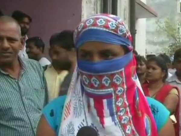 शशि ने भी दावा किया कि...
