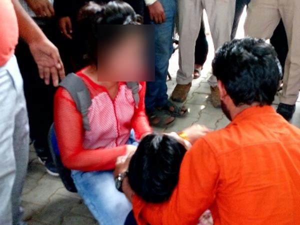 बड़ी बहन को छोड़ छोटी बहन से करने लगा था प्यार