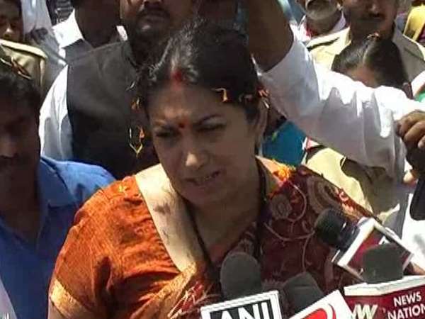 Smriti Irani attacked on Rahul Gandhi in Amethi on female security Smriti Irani attacked on Rahul Gandhi in Amethi on female security