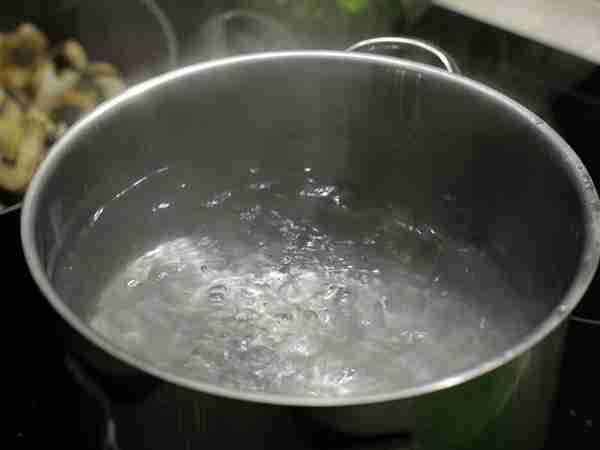 A girl died after falling in pot of hot sugar cyrup A girl died after falling in pot of hot sugar cyrup