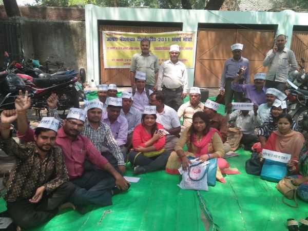lucknow tet applicants have been protesting since last 71 days lucknow tet applicants have been protesting since last 71 days