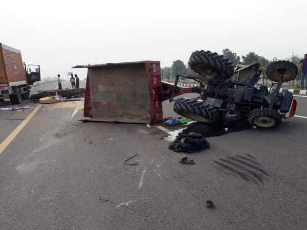 Two people killed in accident in Unnao Two people killed in accident in Unnao