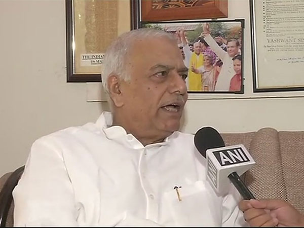 'महिलाओं के खिलाफ अत्याचार बढ़ा है'