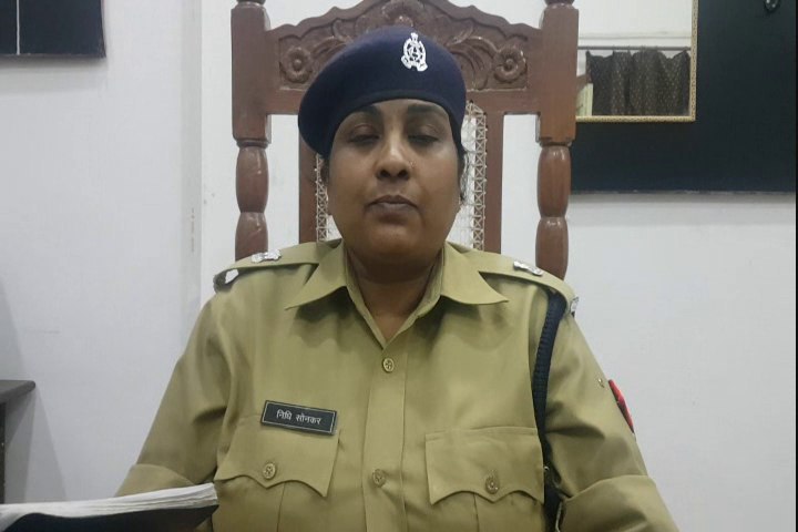 Daughther in law beaten by relatives and police not taking action in Hardoi Daughther in law beaten by relatives and police not taking action in Hardoi