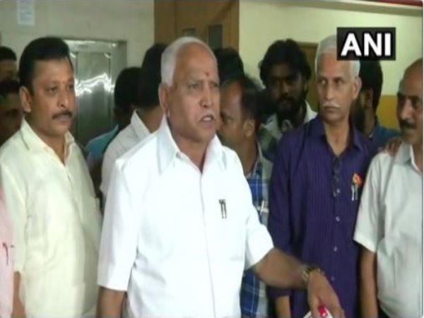 हम गवर्नर से मिलकर सरकार बनाने की अनुमति लेंगे- येदिरुप्पा हम गवर्नर से मिलकर सरकार बनाने की अनुमति लेंगे- येदिरुप्पा