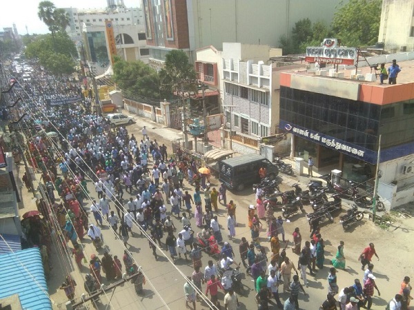tamilnadu protest in Tuticcorin demanding closure of Sterlte Copper factory, one dead in police firing tamilnadu protest in Tuticcorin demanding closure of Sterlte Copper factory, one dead in police firing