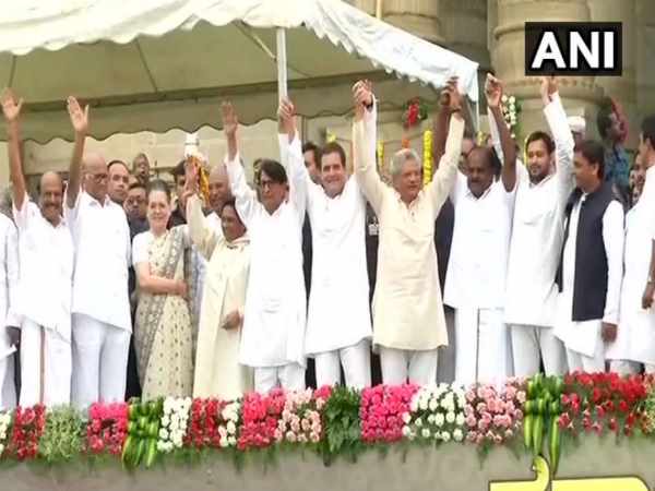 1 मोदी के 11 दुश्मन और शपथ के बहाने विपक्ष का शक्ति प्रदर्शन 1 मोदी के 11 दुश्मन और शपथ के बहाने विपक्ष का शक्ति प्रदर्शन